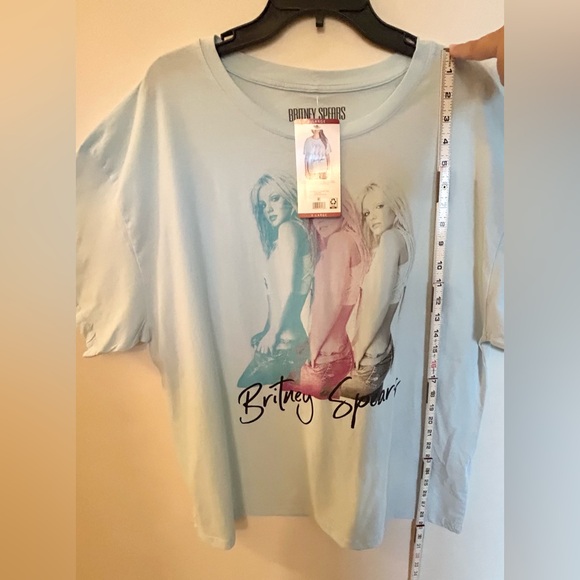 Britney Spears Licensed Baby Blue Graphic Print Band Tee Shirt Women's XL (NWT) - Picture 8 of 9